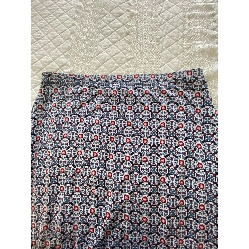 Max Studio Knee Length Skirt Blue, Navy and Red Geometric Print Size Medium - Picture 6 of 12